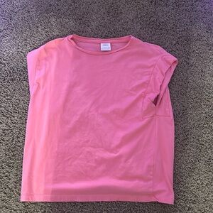 Zara kids muscle tee size 13-14! Worn a couple of times! Great quality!!